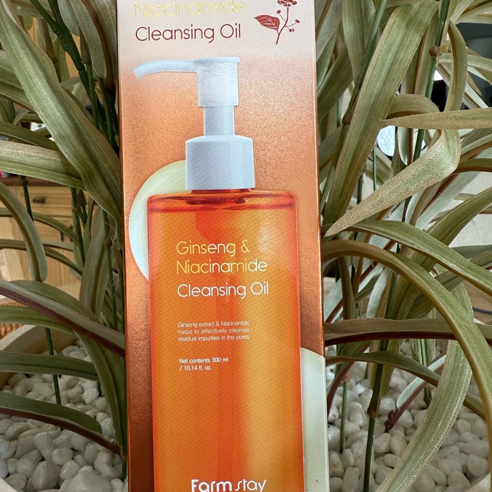 Ginseng & Niacinamide Cleansing Oil